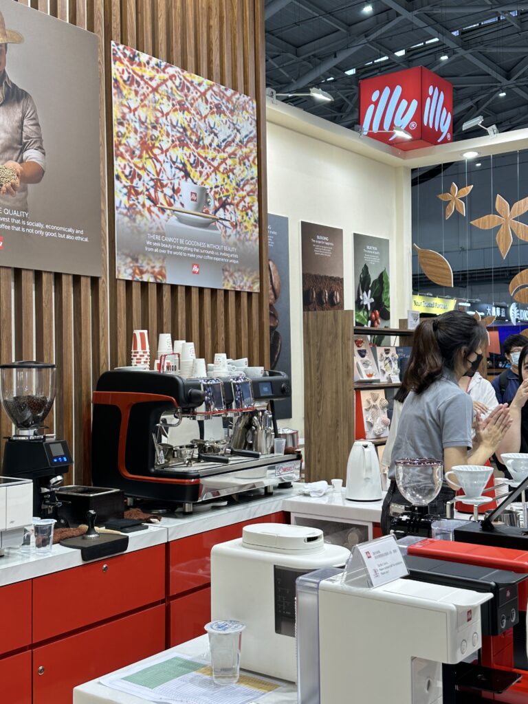 CicaPro自家於2022台灣國際咖啡展-最新咖啡科技與精品咖啡分享 illy咖啡LaCimbalia M100