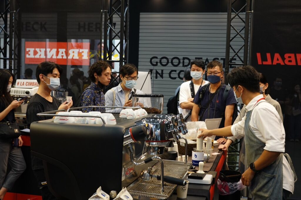 CicaPro自家於2022台灣國際咖啡展-最新咖啡科技與精品咖啡分享 LaCimbali咖啡機M200展覽現場活動邀請Coffee Sind