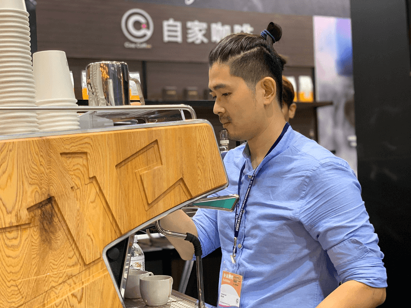 台灣國際咖啡展2019年自家公司UNIC epic半自動咖啡機湖水綠